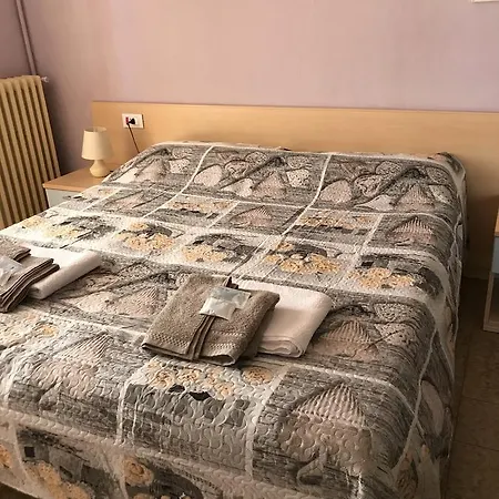 Otel Cheap And Chic 2*