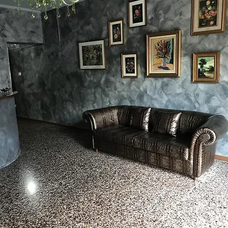 Cheap And Chic 2* Casone (Sondrio)