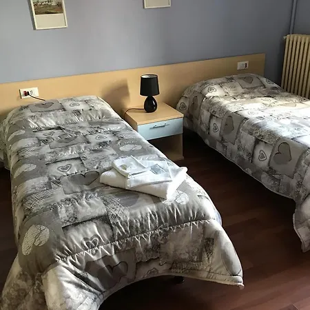 Otel Cheap And Chic Casone (Sondrio)