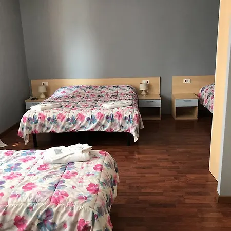 Otel Cheap And Chic Casone (Sondrio)