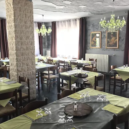 Otel Cheap And Chic Casone (Sondrio)